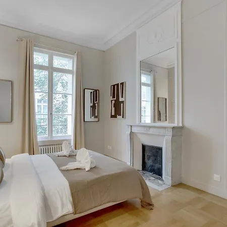 Parisian Elegance & Comfort For 4 People * Παρίσι