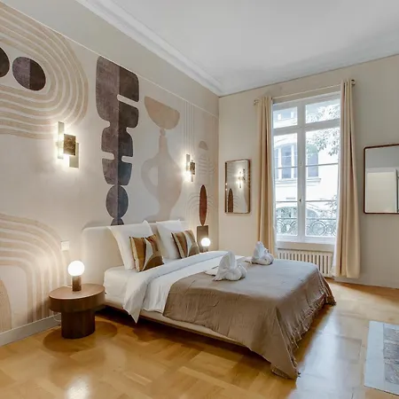 Parisian Elegance & Comfort For 4 People *