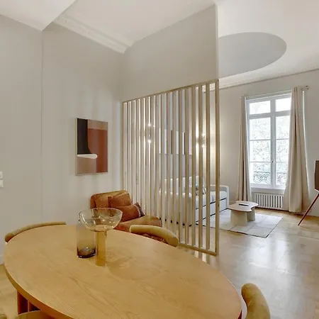 Parisian Elegance & Comfort For 4 People Париж