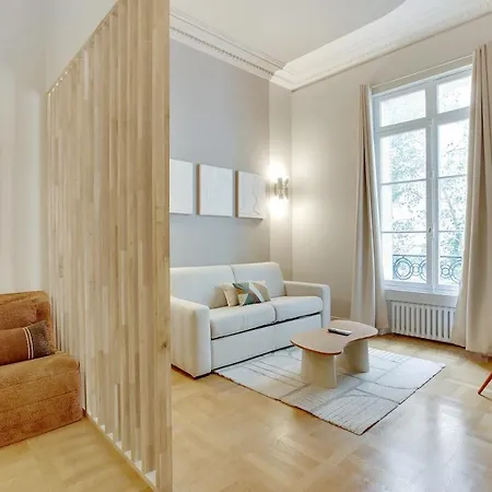Parisian Elegance & Comfort For 4 People *