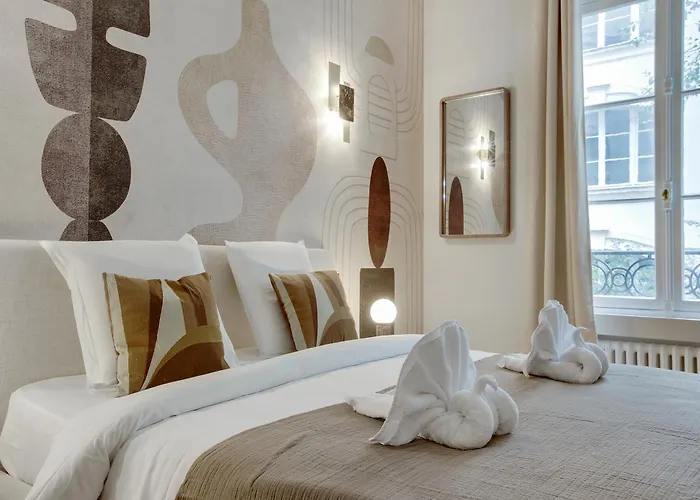 Parisian Elegance & Comfort For 4 People *