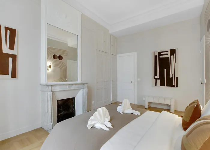 Parisian Elegance & Comfort For 4 People Parigi