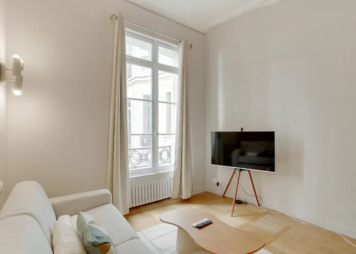 Appartamento Parisian Elegance & Comfort For 4 People *