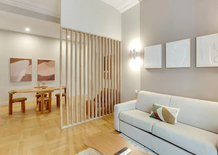 Parisian Elegance & Comfort For 4 People *